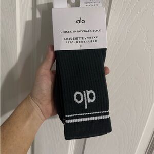 ALO Yoga Dark Gray Unisex Throwback Socks